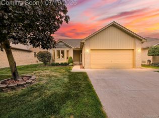 43461 Pointe Dr, Clinton Township, MI 48038