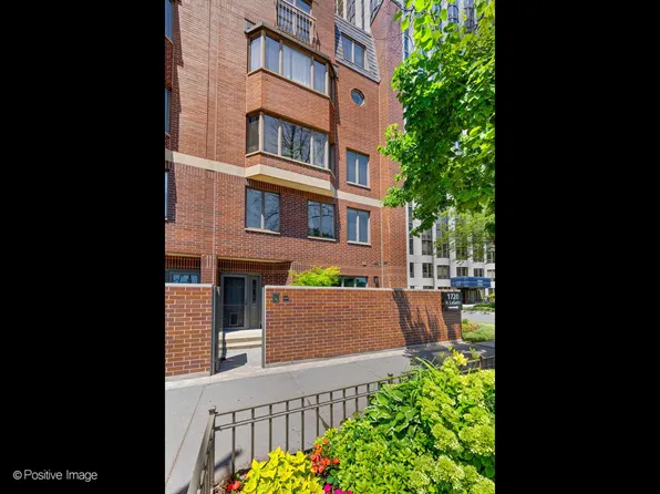 1720 N La Salle St #1, Chicago, IL 60614