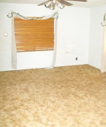 5th image of 2611 El Paso Ave