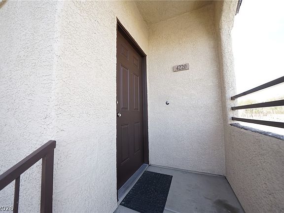 4th image of 2291 W Horizon Ridge Pkwy Unit 4220