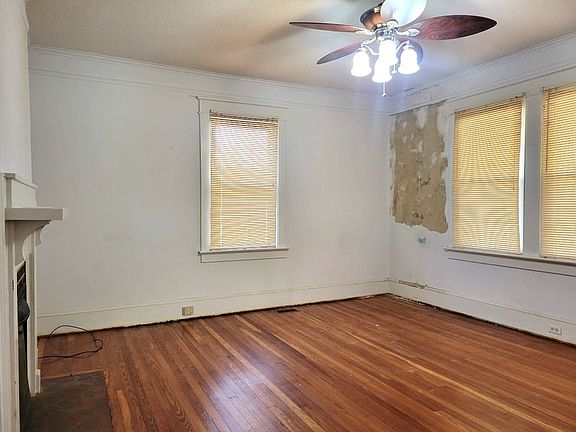 3rd image of 412 Kirksey Dr W