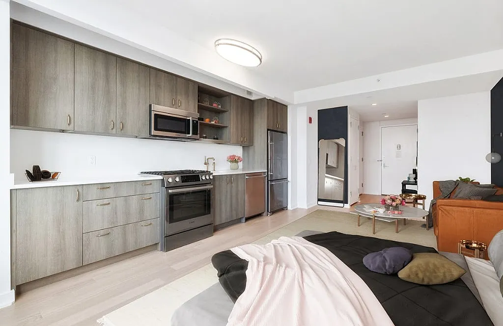 515 West 38th Street — Photo 1