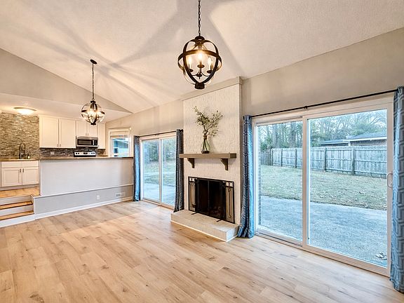 3rd image of 1002 Louisburg Pl