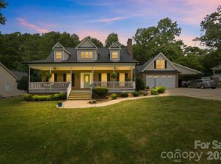 7073 Ridgeway Rd, Stanley, NC 28164