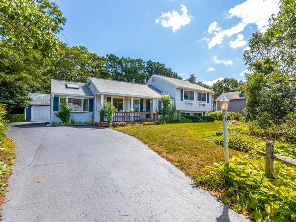 8 Laura Lane, Buzzards Bay, MA 02532