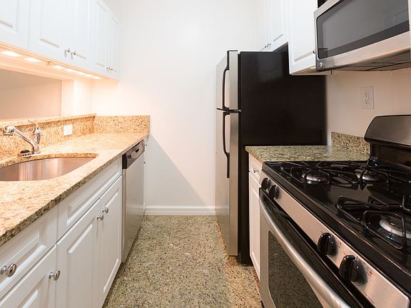 2nd image of 235 W 56th St APT 21E