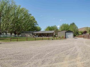 852 N Bretz Pr NE, Richland, WA 99352