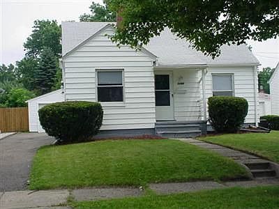 FRONT OF HOUSE