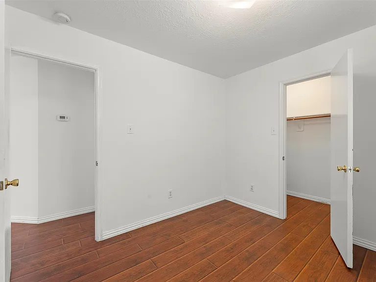 8252 Golf Green Cir — Photo 24