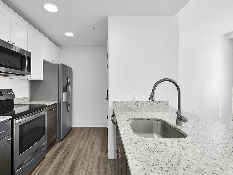 The Residences at Barnett — Photo 64