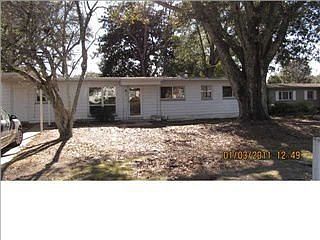 1st image of 3 Goodman Ln