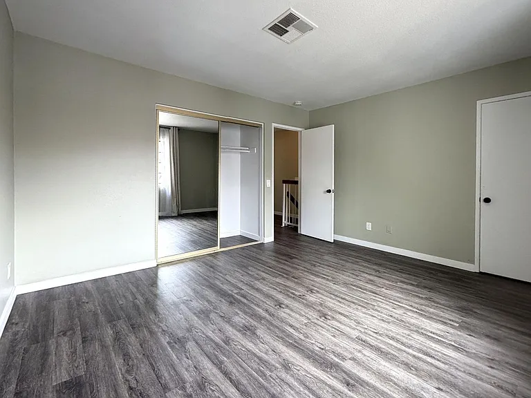 1013 W Linden St #11 — Photo 10
