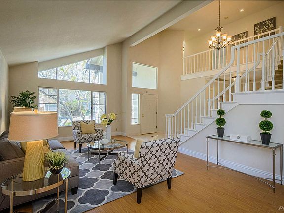 864 Beaver Ct Fremont CA 94539-large-007-Living Room-1499x1000-72dpi