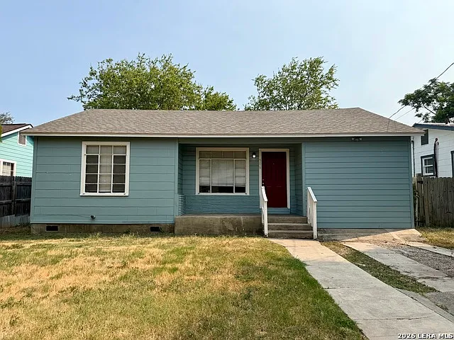 3 bed, 1.0 bath, 1129 sqft, $1,575 — Photo 2