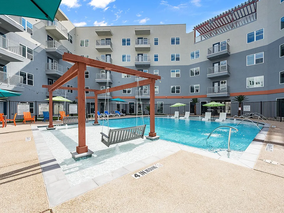 Swimming Pool The Gibson Apartments