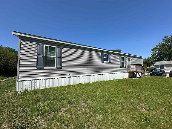 4th image of 201 W Treehaven Dr