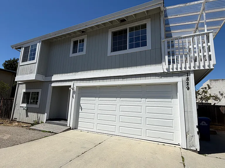 1829 Kinsley St — Photo 3