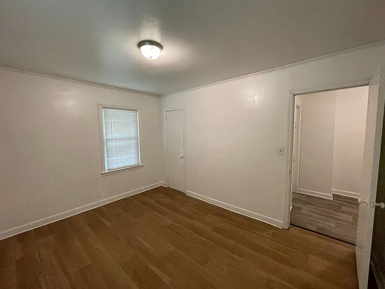 807 Memory Ln — Photo 10