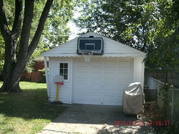 3rd image of 28465 N Clements Cir