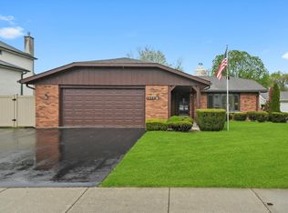 7044 W 85th St, Burbank, IL