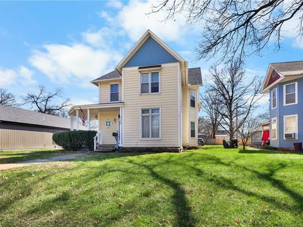 715 Main St, Osawatomie, KS 66064