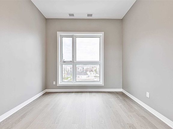 4th image of 95 Dundas St W #403