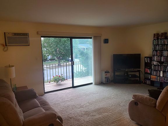 3rd image of 12825 Carriage Ln APT 2A