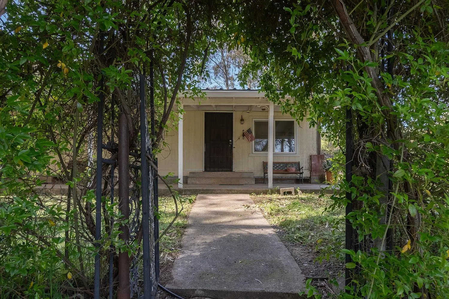 2903 Salmon Rd photo 1