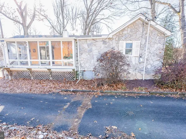 513 Eggerts Crossing Rd, Ewing, NJ 08638