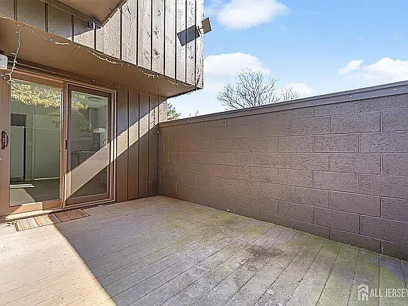 Building Photo - 496 Westgate Dr
