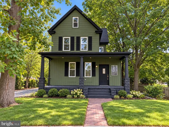 233 Elm St, Westville, NJ 08093