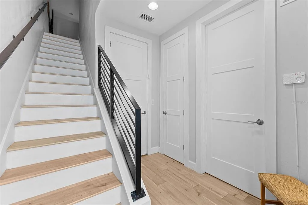 3 bed, 3.5 bath, 2097 sqft, $4,600 — Photo 3