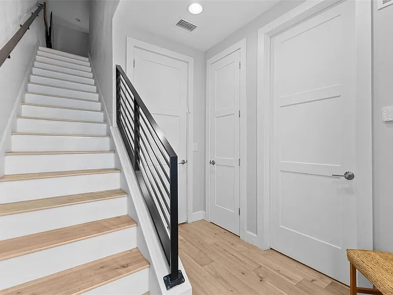 401 N Oregon Ave #9 — Photo 3