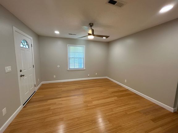 3rd image of 799 Rushmeade Dr #L