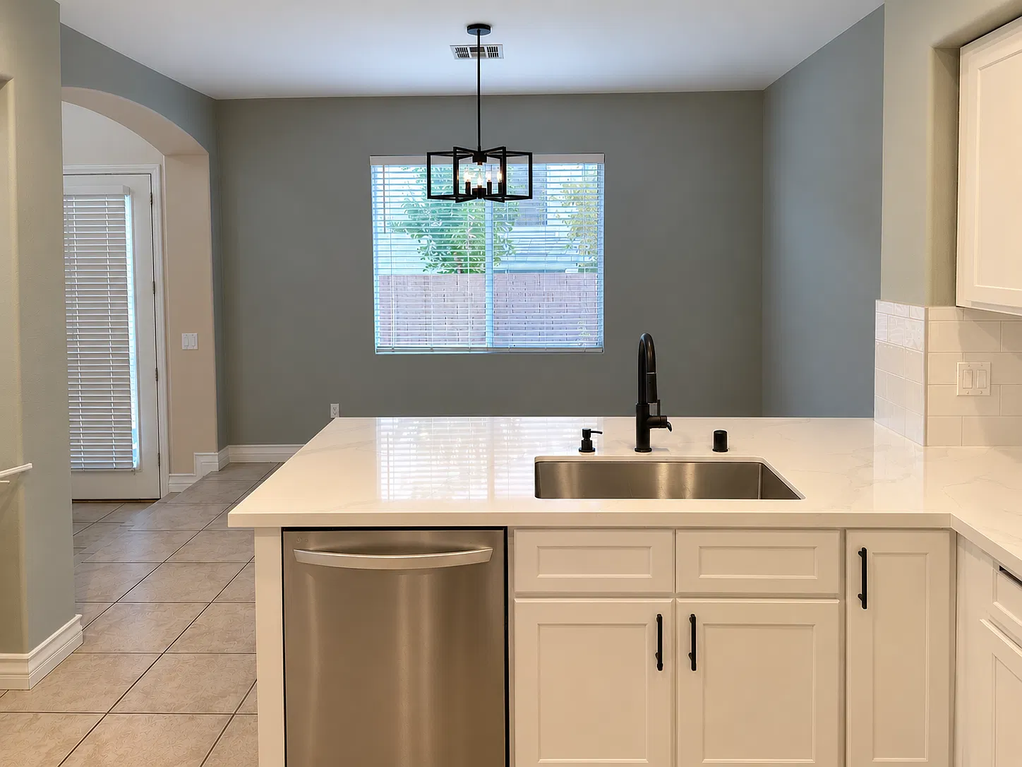 3 bed, 2.5 bath, 1772 sqft, $2,750 — Photo 3