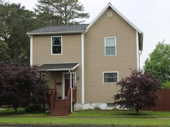 104 N Main St, Albion, PA 16401