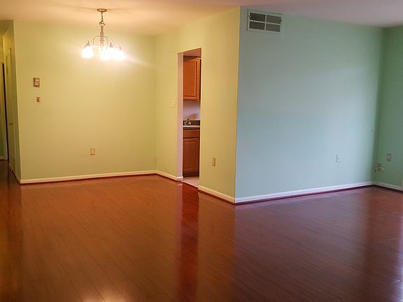 2nd image of 9455 Fairfax Blvd APT 304