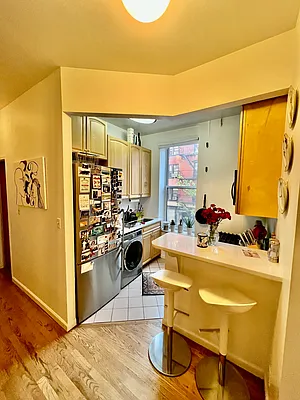 Rented by New York Realty | media 9