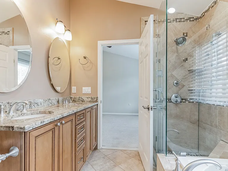 5201 Dunstable Ln — Photo 10