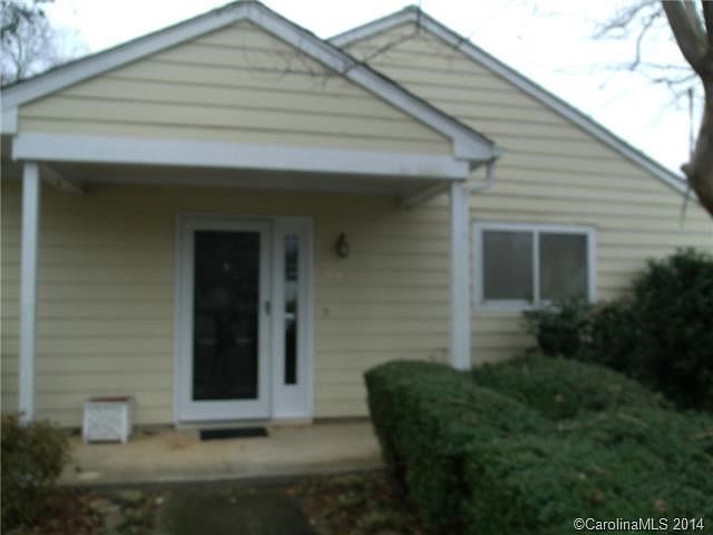 1st image of 807 Sardis Cove Dr #807