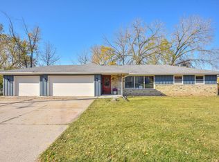 1211 15th Ave, Grafton, WI 53024