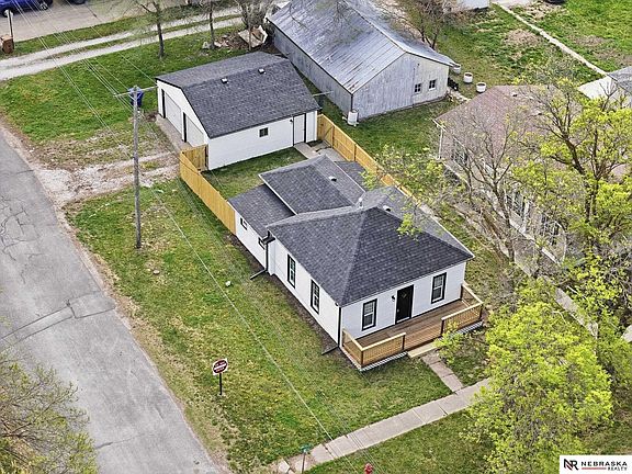 4th image of 410 Jefferson St