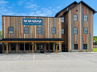 6064 River St #301, Indian River, MI 49749