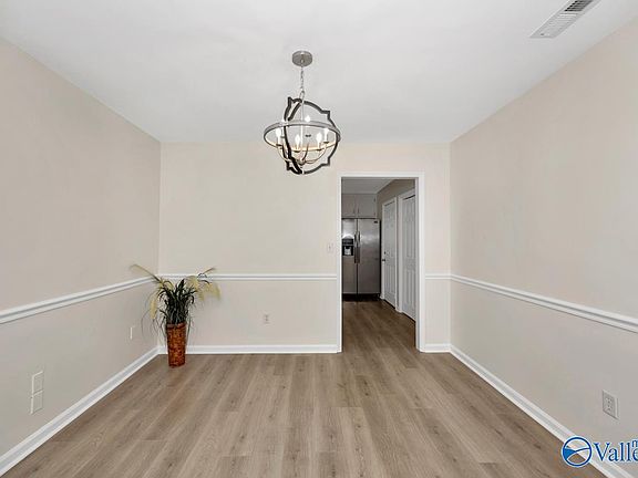 3rd image of 105 Prairie Ct