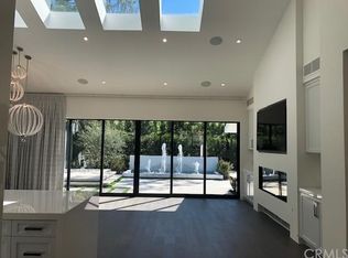 10 Rue Cannes, Newport Beach, CA 92660