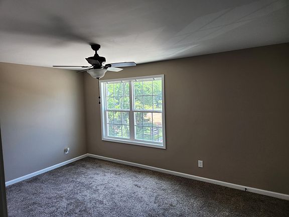 5th image of 809 Howard St