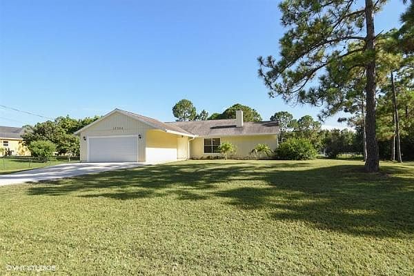 Home For Sale In Acreage