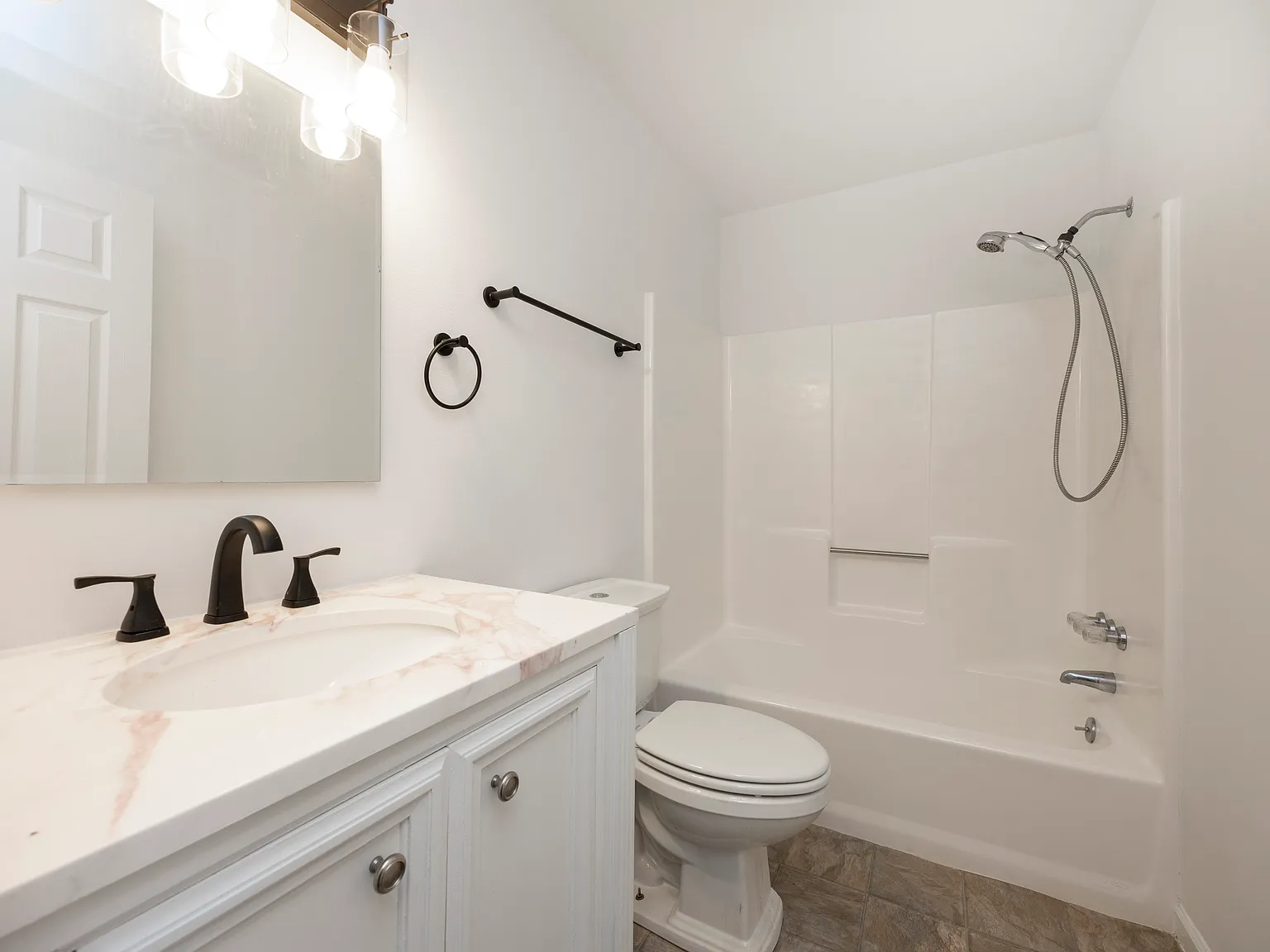 4 bed, 1500 sqft, $3,250 — Photo 3