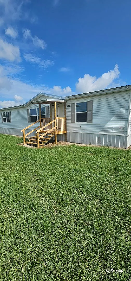 home in Brooks County — Photo 1