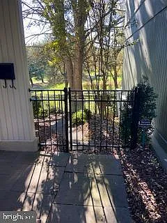 1823 N Shore Ct — Photo 8